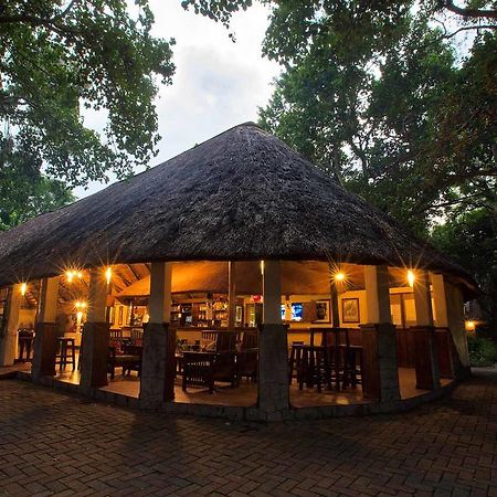 Island Safari Lodge Maun Buitenkant foto